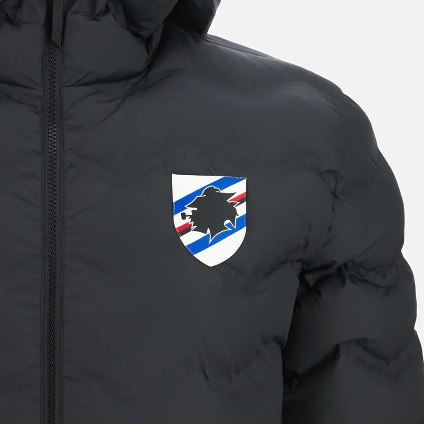 Bomber imbottito ufficiale U.C. Sampdoria 2025/26 Athleisure per adulti Bomber imbottito ufficiale U.C. Sampdoria 2025/26 Athleisure per adulti