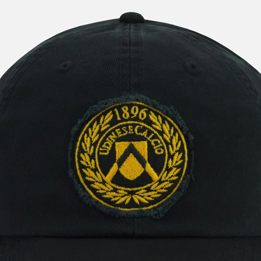 Cappellino della Capsule Collection per adulti Udinese Calcio 2025/26 Cappellino della Capsule Collection per adulti Udinese Calcio 2025/26
