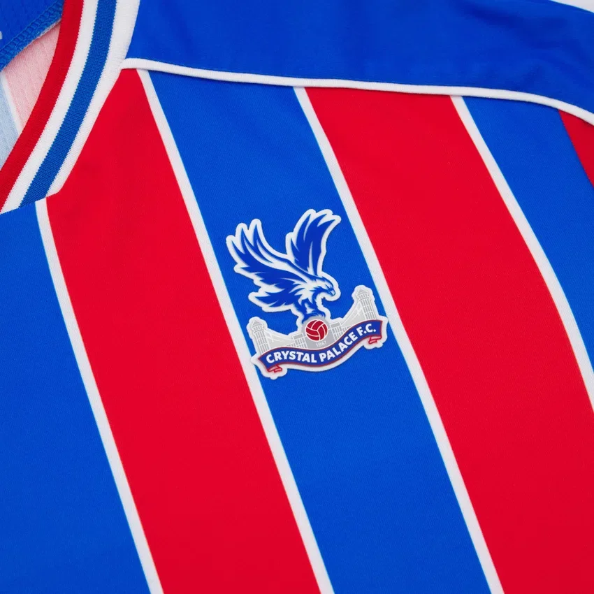 Maglia da casa per adulti del Crystal Palace FC 2025/26 Maglia da casa per adulti del Crystal Palace FC 2025/26
