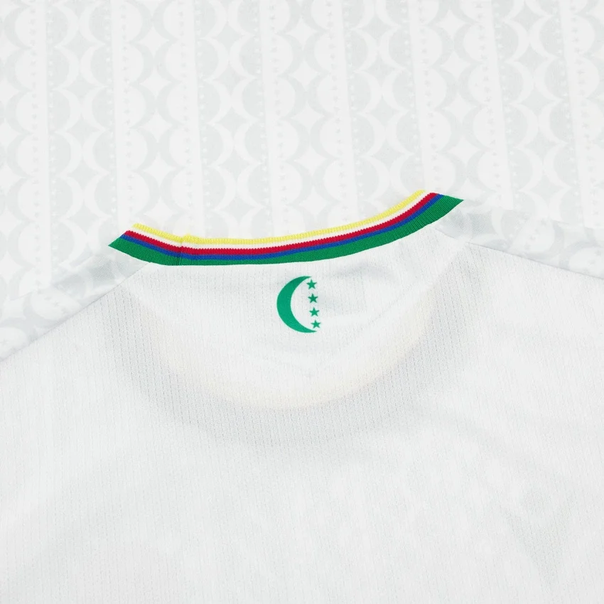 Maglie da trasferta per adulti della Federazione Calcistica delle Isole Comore 2025/26 Maglie da trasferta per adulti della Federazione Calcistica delle Isole Comore 2025/26