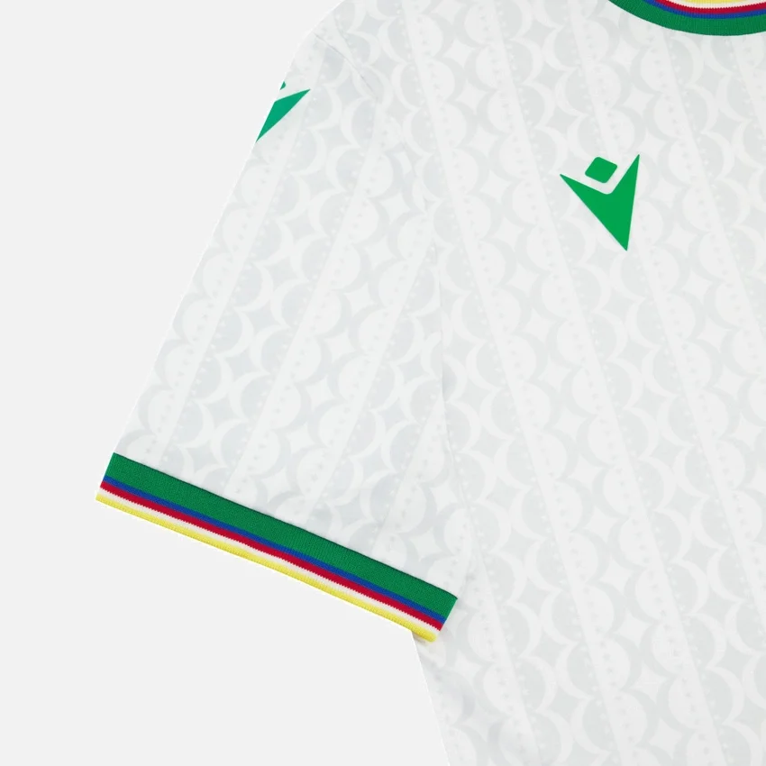 Maglie da trasferta per adulti della Federazione Calcistica delle Isole Comore 2025/26 Maglie da trasferta per adulti della Federazione Calcistica delle Isole Comore 2025/26