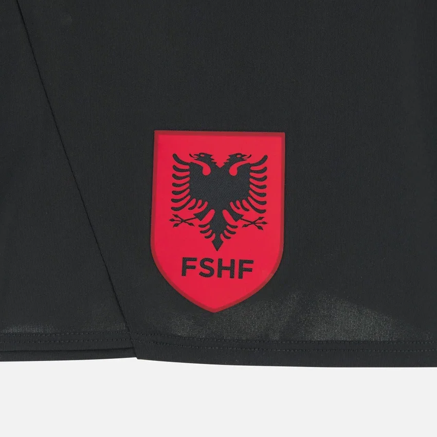 Pantaloncini da gara terzi per adulti della Nazionale albanese FSHF 2026/27 Pantaloncini da gara terzi per adulti della Nazionale albanese FSHF 2026/27