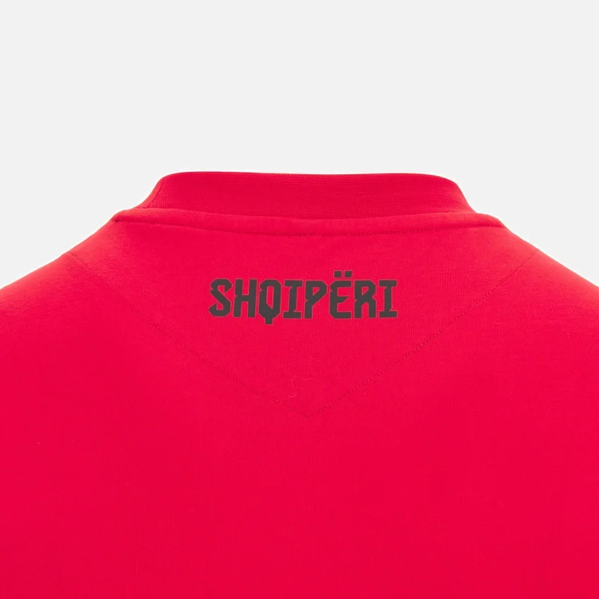 T-Shirt rossa sportiva Athleisure della Nazionale Albanese FSHF 2026/27 Junior T-Shirt rossa sportiva Athleisure della Nazionale Albanese FSHF 2026/27 Junior